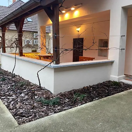 Kamarás Klastrom House 3* Mogyoród