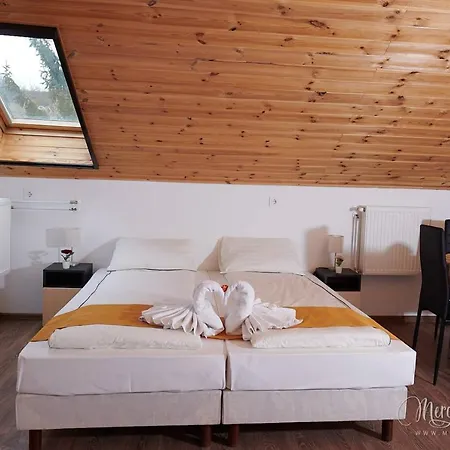 Kamaras Klastrom House Mogyoród