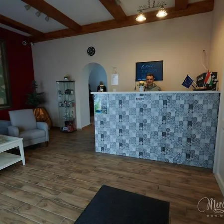 Frühstückspension Kamaras Klastrom House Mogyoród