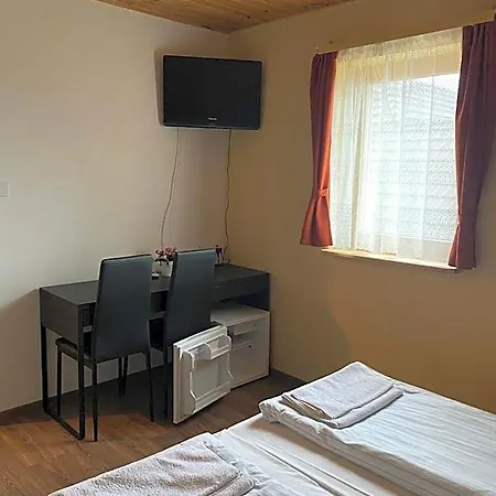 Frühstückspension Kamaras Klastrom House 3*
