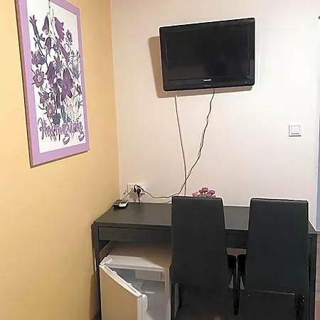 Kamaras Klastrom House 住宿加早餐酒店 Mogyoród