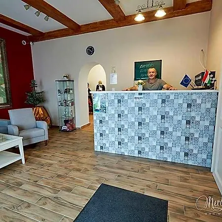 Kamaras Klastrom House Mogyoród