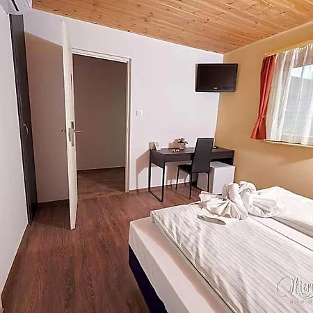 住宿加早餐酒店 Kamaras Klastrom House 3*