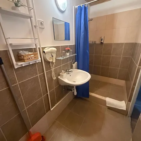 Kamaras Klastrom House Mogyoród