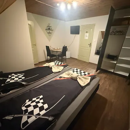 Bed & Breakfast Kamarás Klastrom House