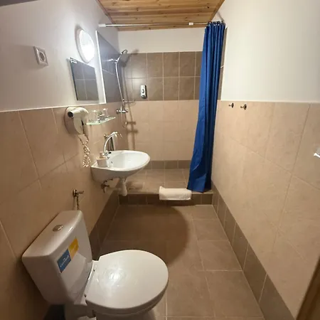 Kamaras Klastrom House Frühstückspension Mogyoród