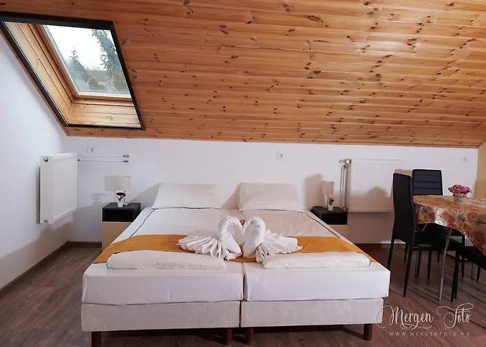 Kamarás Klastrom House Mogyoród